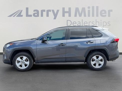 Used 2021 Toyota RAV4 XLE w/ Convenience Package image 2