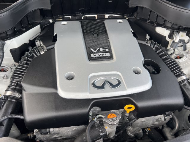 Used 2015 INFINITI QX70 2WD w/ Premium Package image 32