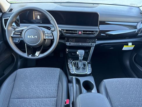 New 2025 Kia Seltos S image 22