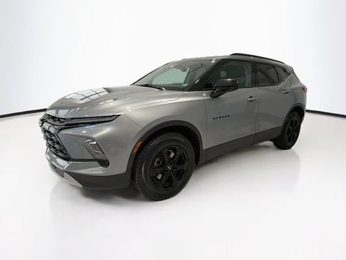 Certified 2023 Chevrolet Blazer LT w/ Convenience Package FWD image 3