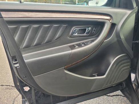 Used 2016 Ford Taurus Limited image 16