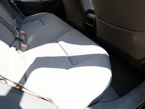 Used 2021 Toyota Corolla LE FWD image 17