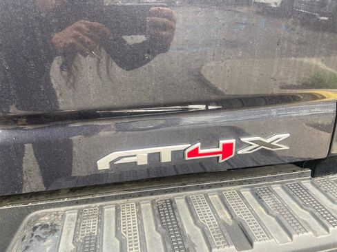 Used 2024 GMC Sierra 2500 AT4X AWD/4WD image 9