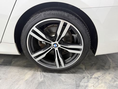 Used 2018 BMW 750Li xDrive AWD/4WD image 26