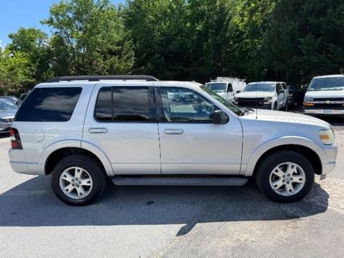 Used 2010 Ford Explorer XLT RWD image 6