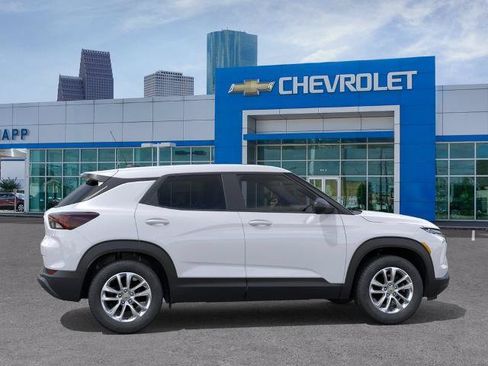 New 2026 Chevrolet TrailBlazer LS w/ LS Convenience Package FWD image 5