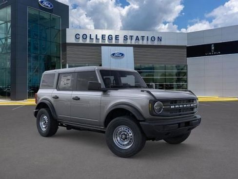 New 2025 Ford Bronco 4-Door image 7