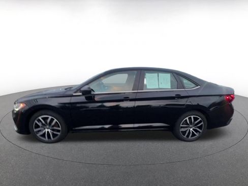 Used 2025 Volkswagen Jetta SE image 9