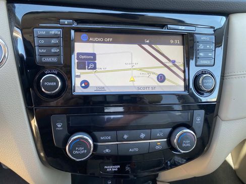 Used 2017 Nissan Rogue SL w/ SL Premium Package AWD/4WD image 15