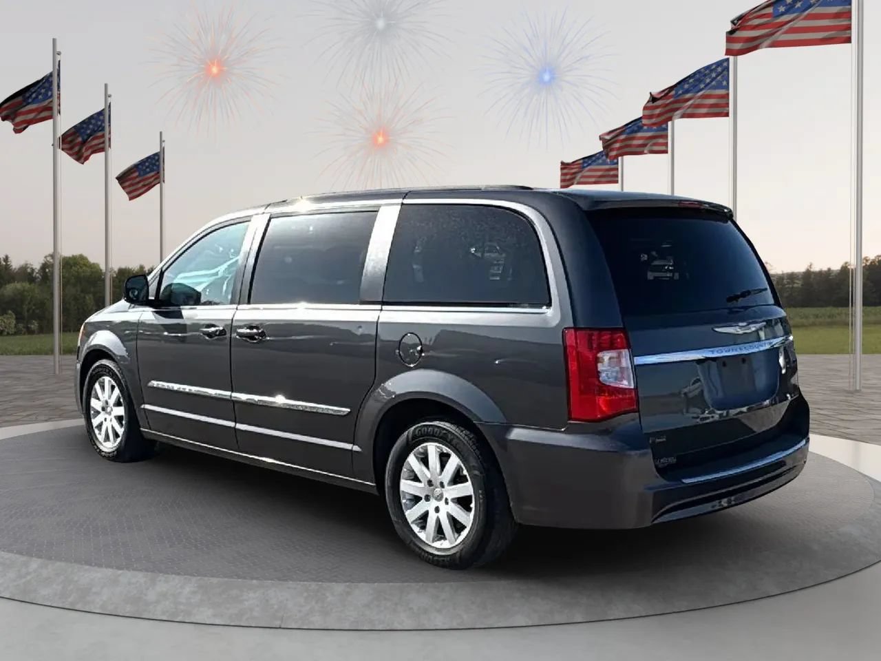Used 2016 Chrysler Town & Country Touring FWD image 5