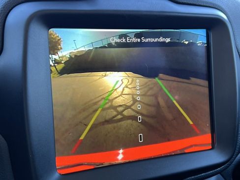 Used 2022 Jeep Renegade Limited w/ Sun, Sound & Wheels Group image 21