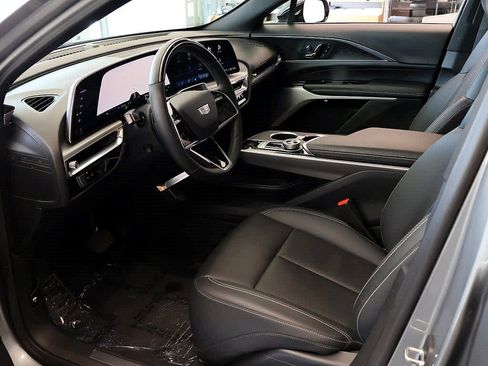 Used 2024 Cadillac Lyriq Luxury AWD/4WD image 12