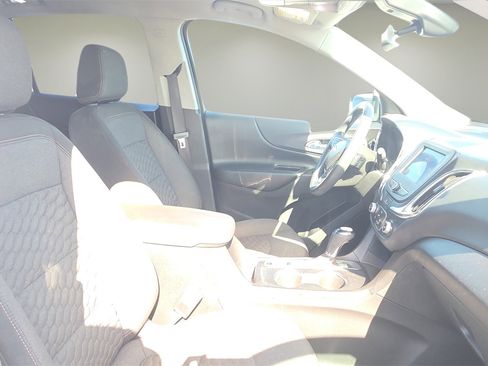 Used 2020 Chevrolet Equinox LT image 16