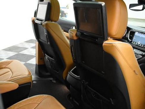 Used 2022 Chrysler Pacifica Pinnacle image 41