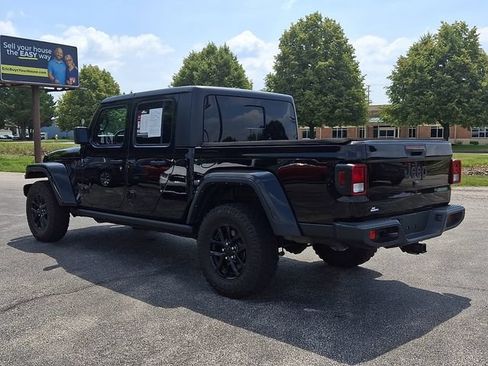 Certified 2022 Jeep Gladiator Sport AWD/4WD image 7