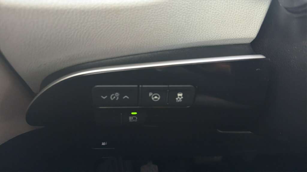 Used 2018 Toyota Prius Two w/ Prius Two Safety Plus Package FWD image 19