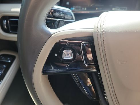 Used 2022 Lincoln Aviator Reserve RWD image 29