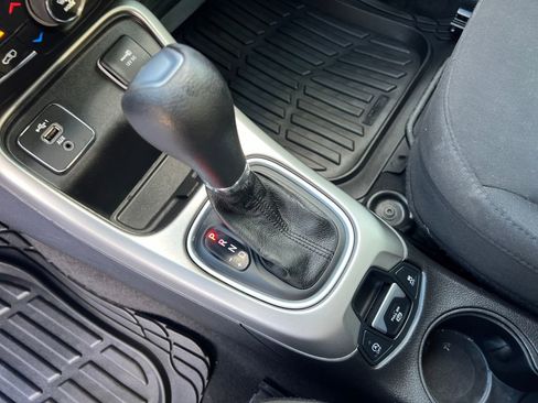 Used 2020 Jeep Compass Sport image 17