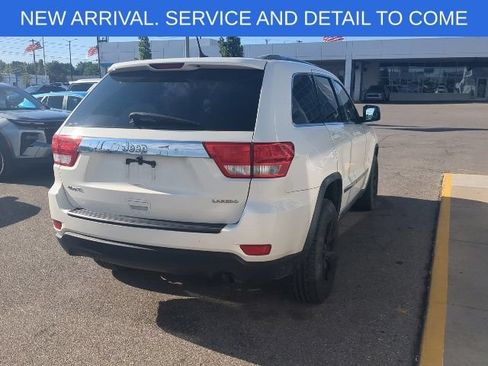Used 2012 Jeep Grand Cherokee Laredo w/ Laredo E Group AWD/4WD image 7