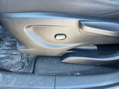 Used 2020 Chevrolet Trax LT image 24