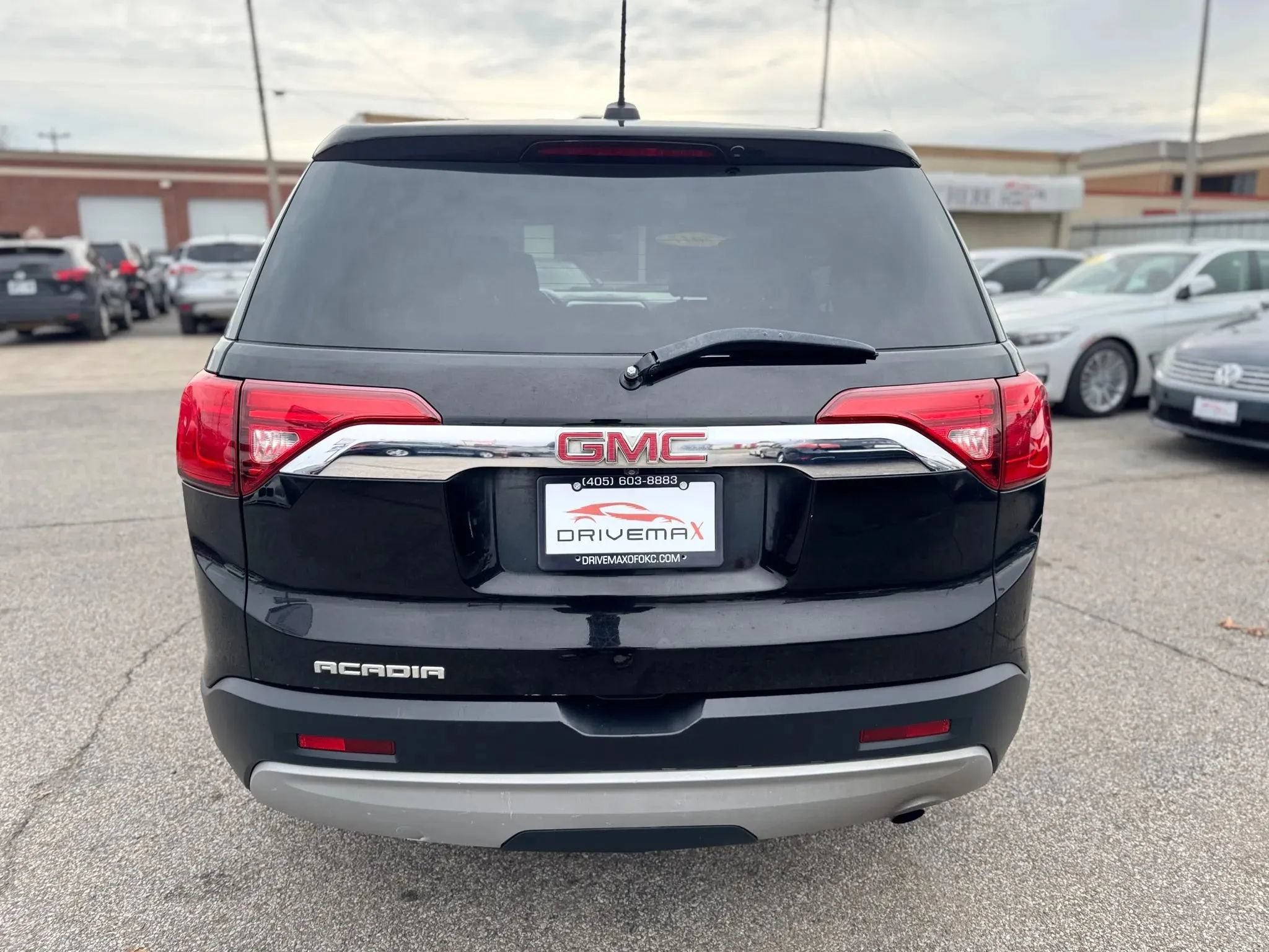 Used 2017 GMC Acadia SLE FWD image 4
