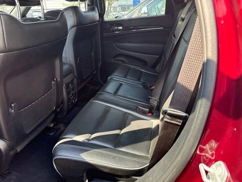 Used 2020 Jeep Grand Cherokee Overland AWD/4WD image 6