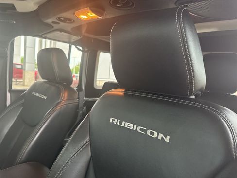 Used 2016 Jeep Wrangler Unlimited Rubicon image 15