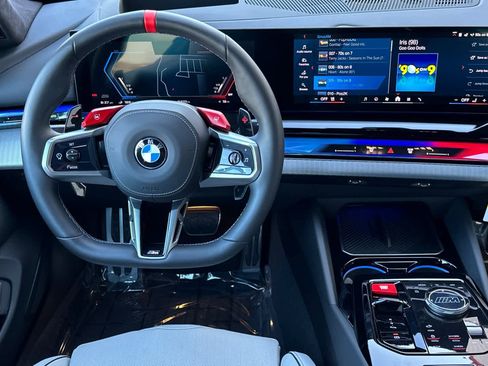 Used 2025 BMW M5 w/ Carbon Package image 15