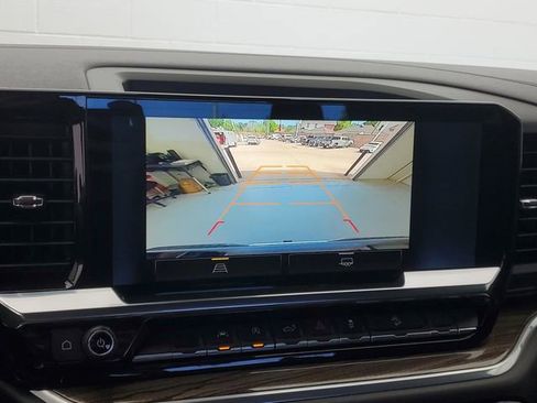 Used 2022 Chevrolet Silverado 1500 LT w/ Z71 Off-Road Package image 27