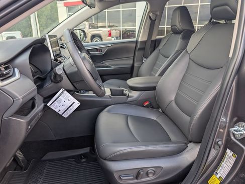 Used 2025 Toyota RAV4 XLE Premium FWD image 11