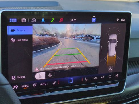 Used 2025 Volkswagen Golf R Black Edition image 27