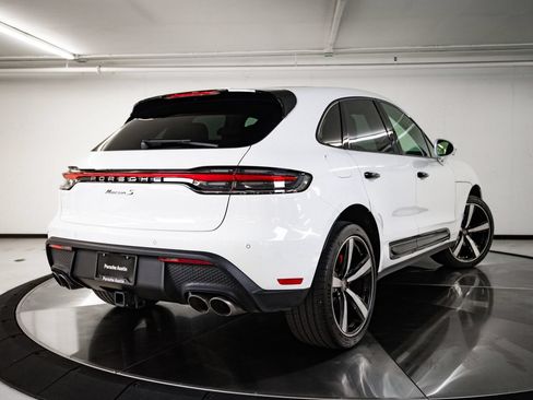 Certified 2024 Porsche Macan S AWD/4WD image 7