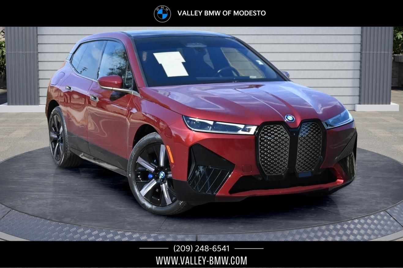 Certified 2024 BMW iX xDrive50 w/ Premium Package AWD/4WD image 1