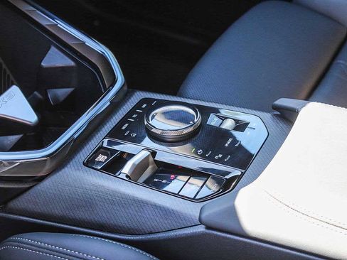 Used 2025 BMW X3 xDrive30i w/ Convenience Package image 18