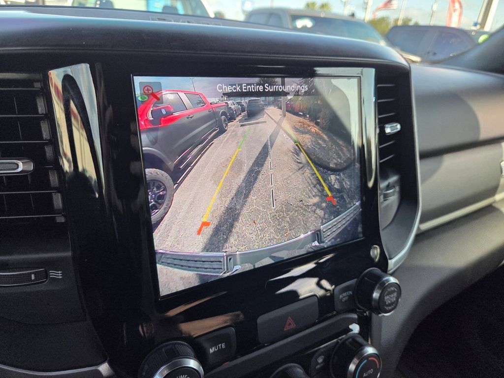 Used 2022 RAM 1500 Big Horn AWD/4WD image 36