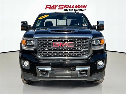 Used 2019 GMC Sierra 2500 Denali w/ Duramax Plus Package image 2