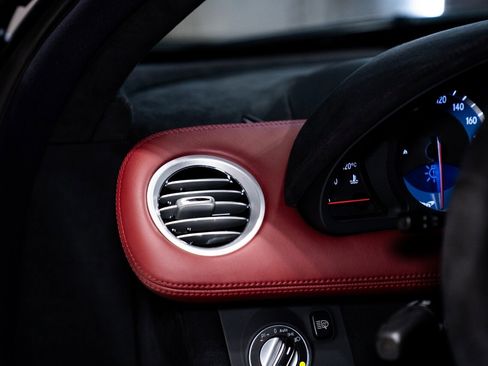 Used 2005 Mercedes-Benz SLR image 10