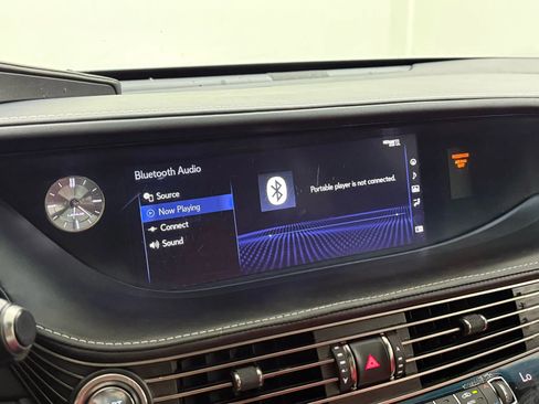 Used 2018 Lexus LS 500 w/ Accessory Package (Z2) image 35