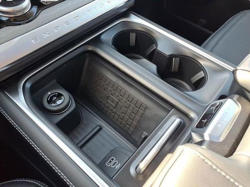 New 2025 Ford Expedition Platinum image 15