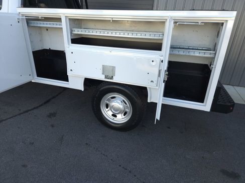 Used 2018 Ford F350 XL image 4