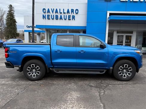 Used 2024 Chevrolet Colorado Z71 w/ Z71 Convenience Package 2 image 4