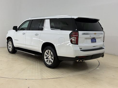 Used 2021 Chevrolet Suburban Premier w/ Premium Package RWD image 3