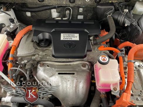 Used 2018 Toyota RAV4 LE image 23