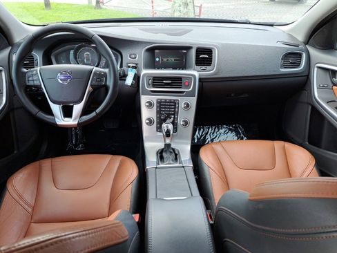 Used 2017 Volvo S60 T5 Inscription Platinum image 8