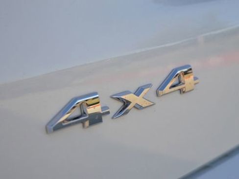 New 2026 Jeep Compass Latitude image 13