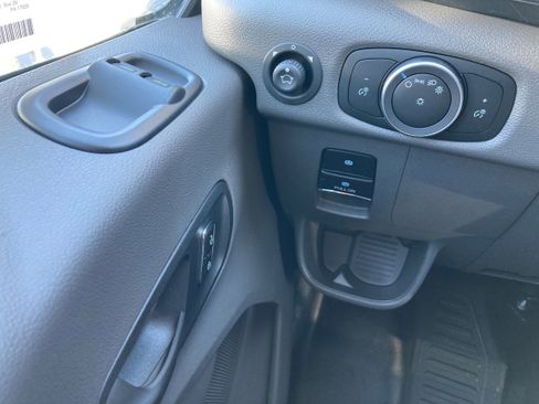 New 2025 Ford Transit 250 148 Medium Roof image 14