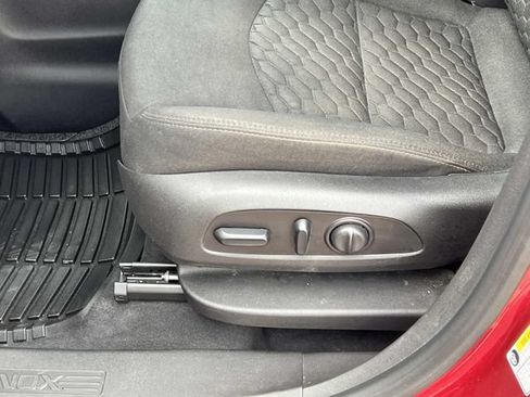 Used 2018 Chevrolet Equinox LT AWD/4WD image 17