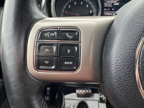 Used 2012 Jeep Grand Cherokee Limited image 17