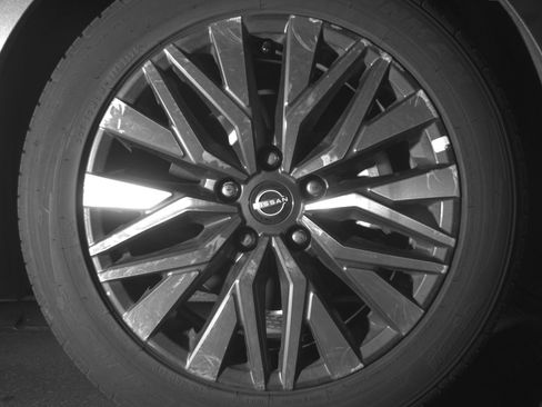 Used 2025 Nissan Altima 2.5 SV FWD image 13