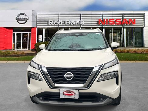 Used 2021 Nissan Rogue SL w/ Premium Package image 2